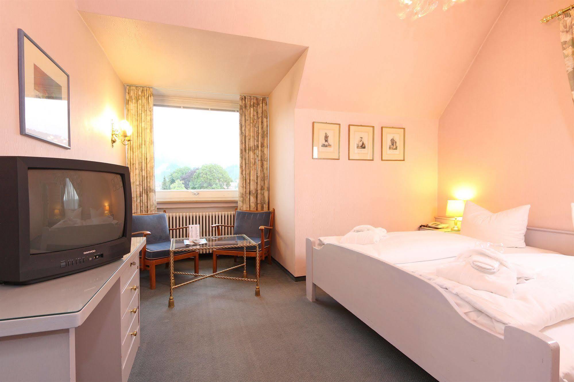 Wittelsbacher Hof Swiss Quality Hotel Garmisch-Partenkirchen Room photo
